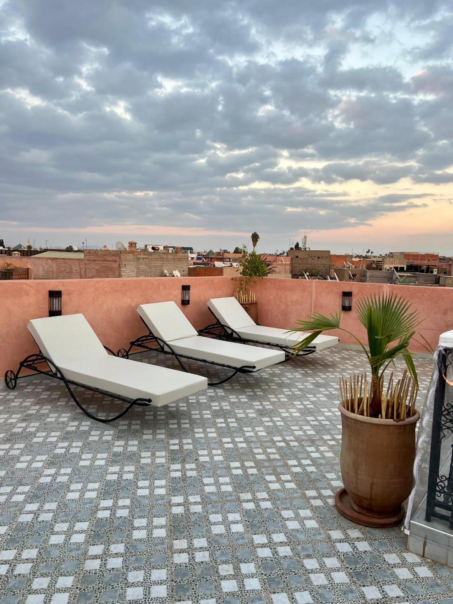 Riad Dar Lakbira Marrakesh Bagian luar foto